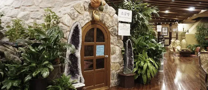 King Spa & Sauna in Palisades Park, NJ